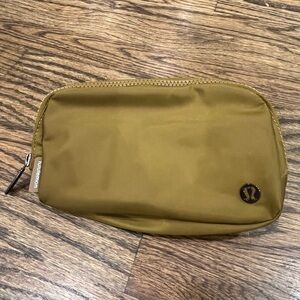 Lululemon Everywhere Belt Bag 1L in Burnt Caramel